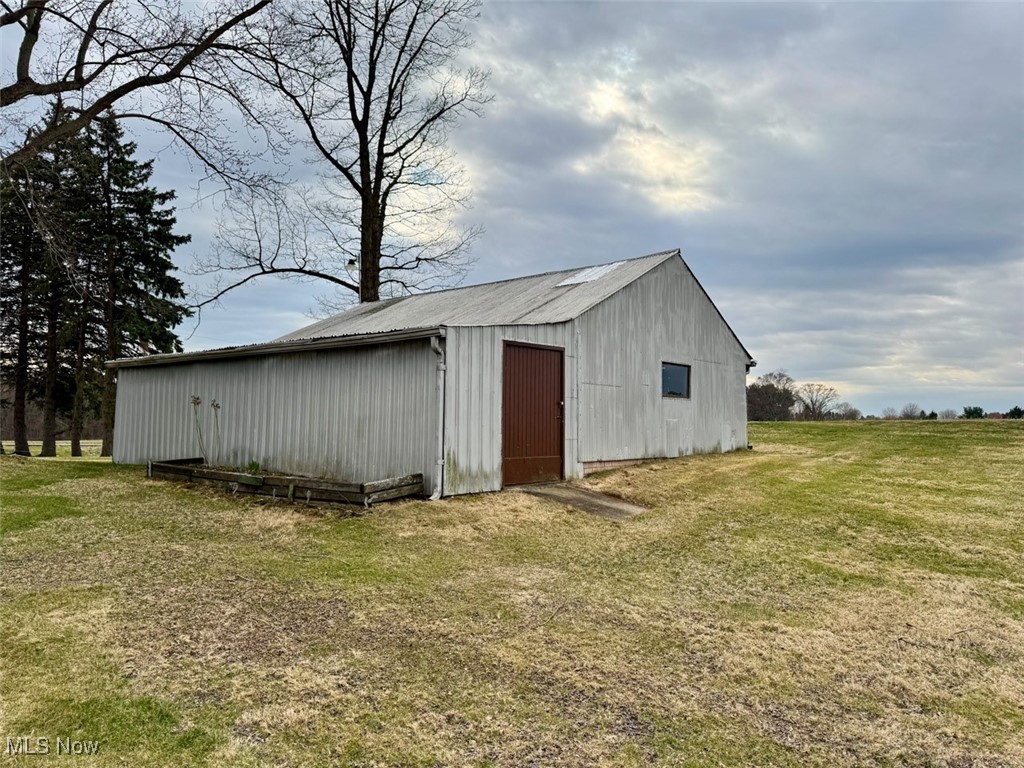 7551 Pinedale Street, Hartville, Ohio image 3