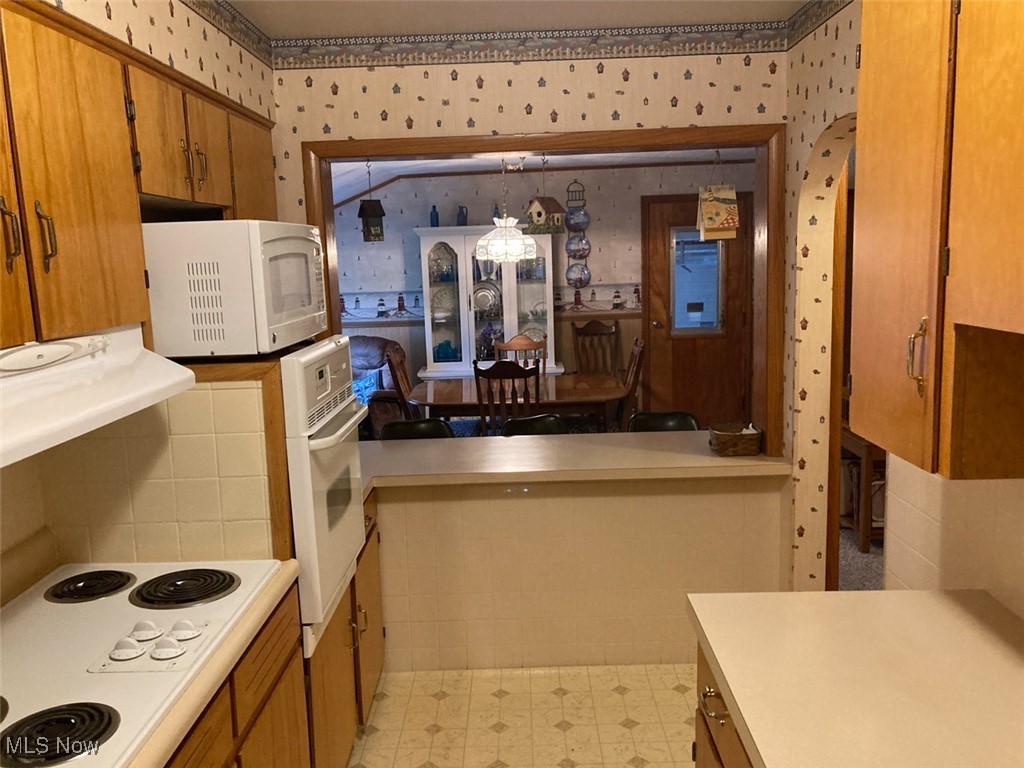 7551 Pinedale Street, Hartville, Ohio image 23