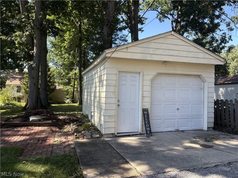 Tiny photo for 602 Huntmere Drive, Bay Village, OH 44140 (MLS # 5240714)
