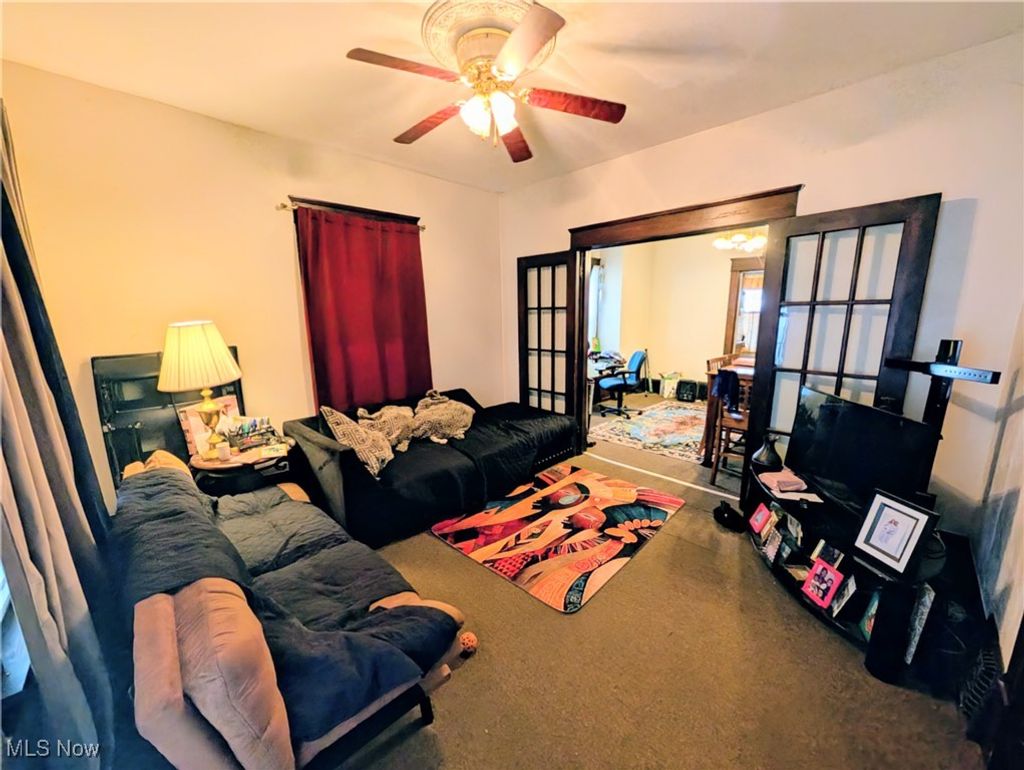 Photo of 319 Crestmont Avenue NE, Canton, OH 44704 (MLS # 5175415)