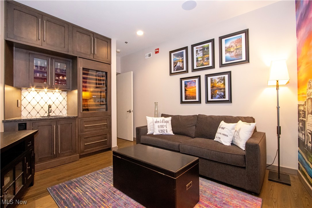 Pinnacle Condominium - Residential