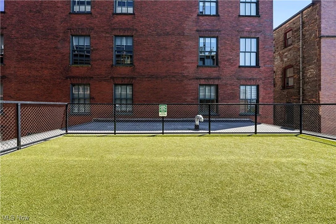 Pinnacle Condominium - Residential