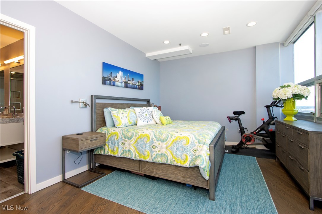 Pinnacle Condominium - Residential