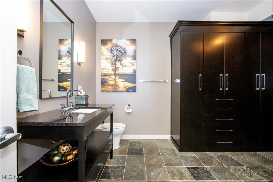 Pinnacle Condominium - Residential