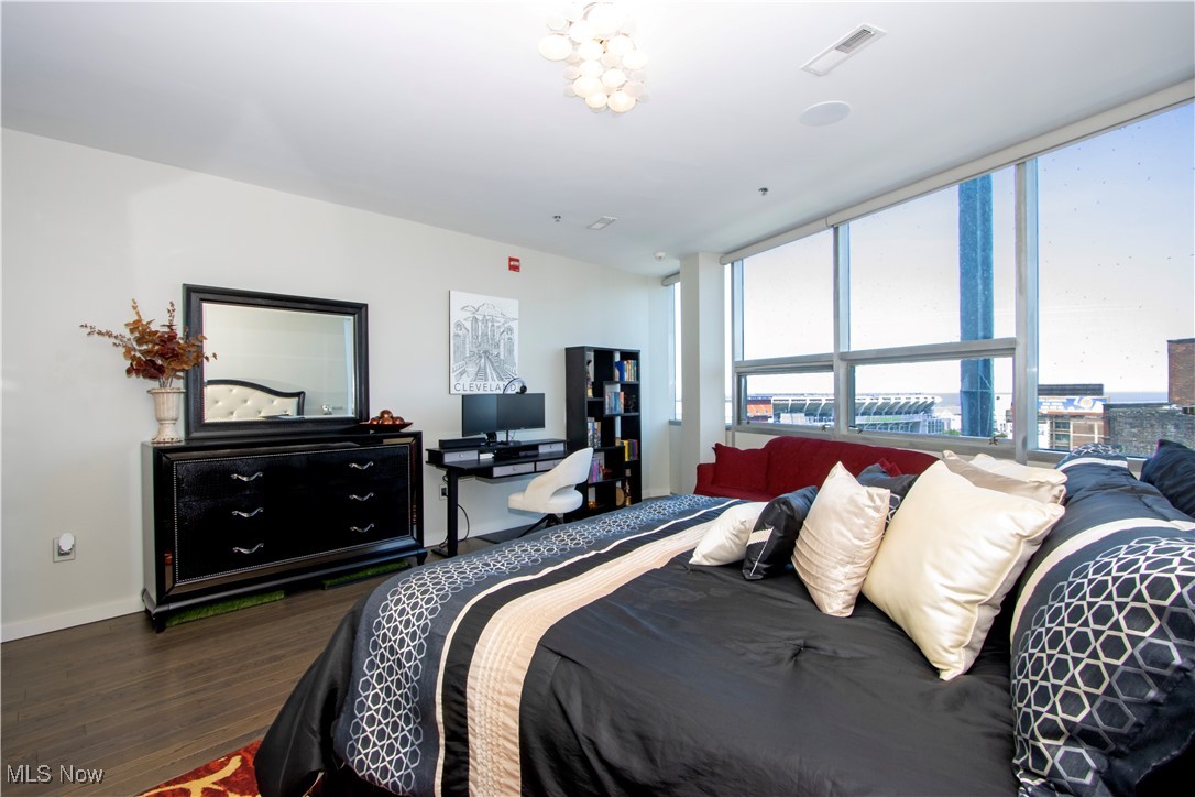 Pinnacle Condominium - Residential