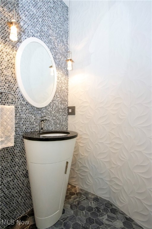 Pinnacle Condominium - Residential