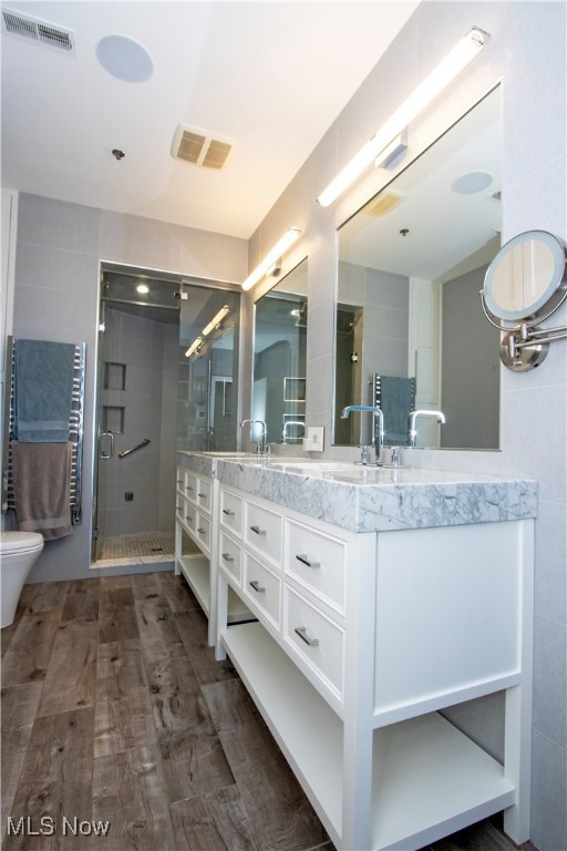 Pinnacle Condominium - Residential