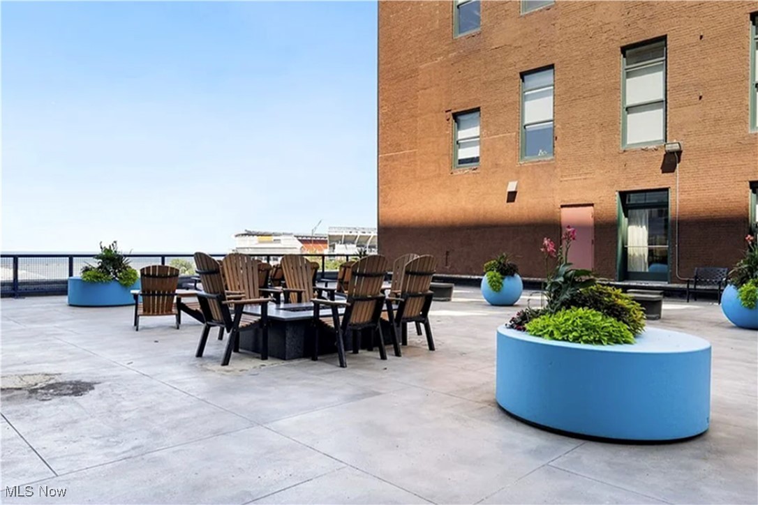 Pinnacle Condominium - Residential