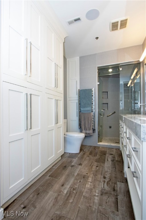 Pinnacle Condominium - Residential