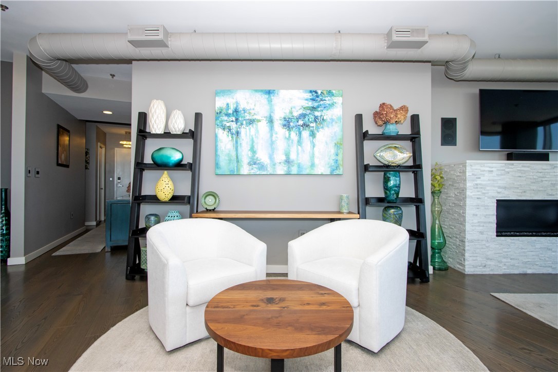 Pinnacle Condominium - Residential