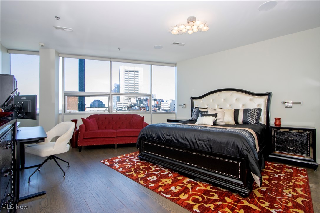 Pinnacle Condominium - Residential