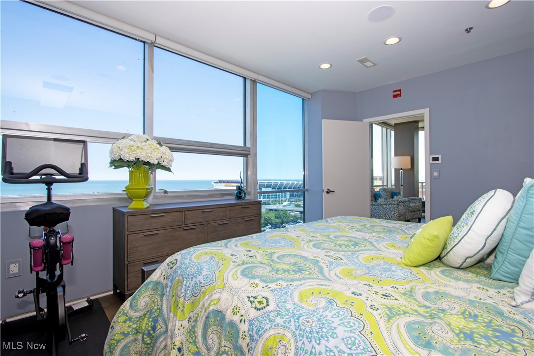 Pinnacle Condominium - Residential