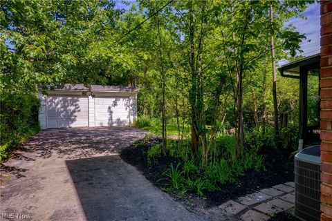 Tiny photo for 1913 Staunton Road, Cleveland Heights, OH 44118 (MLS # 5216607)