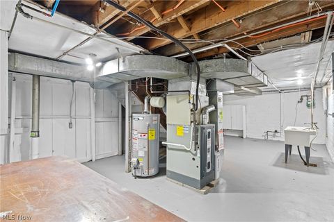 Tiny photo for 1913 Staunton Road, Cleveland Heights, OH 44118 (MLS # 5216607)