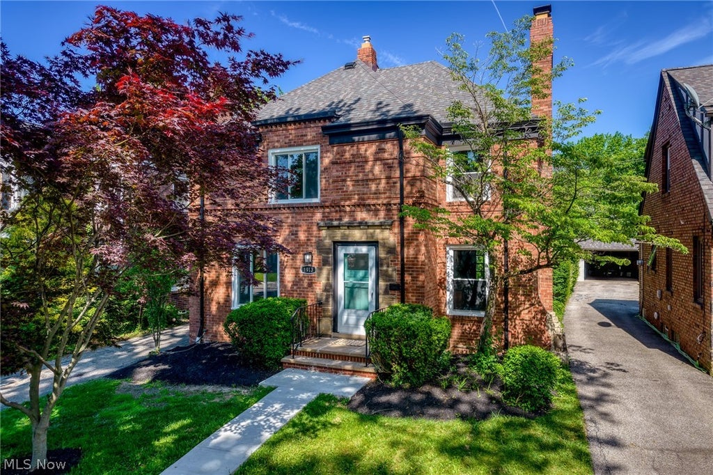 Photo of 1913 Staunton Road, Cleveland Heights, OH 44118 (MLS # 5216607)