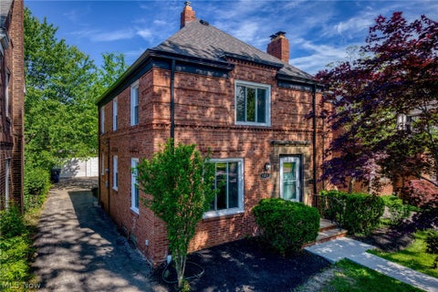 Tiny photo for 1913 Staunton Road, Cleveland Heights, OH 44118 (MLS # 5216607)