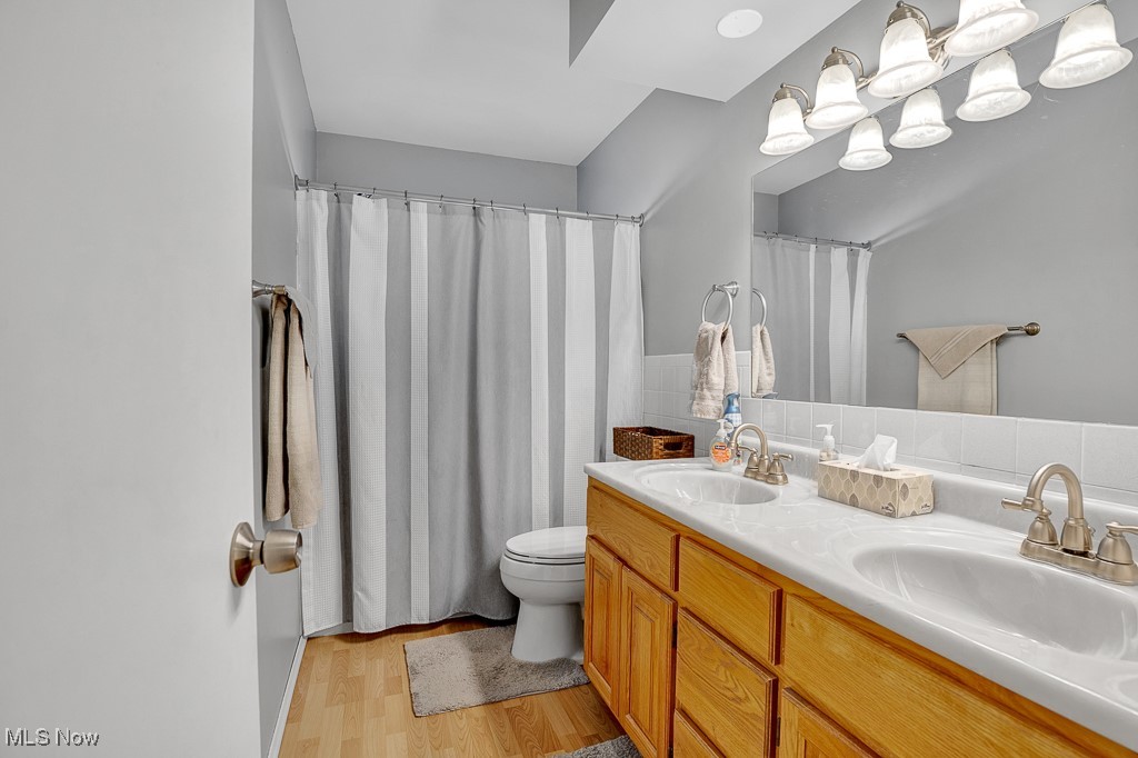 6298 Elmdale Road, Brook Park, Ohio image 16