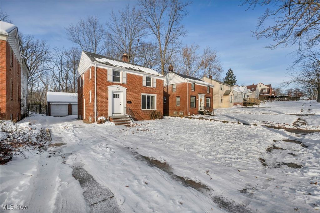 Photo of 5194 Homewood Avenue, Maple Heights, OH 44137 (MLS # 5174367)