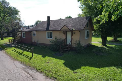 Tiny photo for 4900 Wiseland Avenue SE, Canton, OH 44707 (MLS # 5237438)