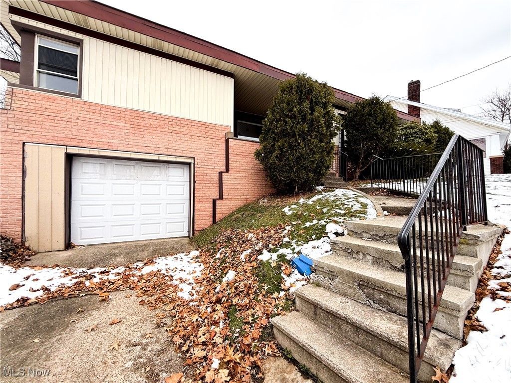 Photo of 1635 Goodyear Boulevard, Akron, OH 44305 (MLS # 5176713)