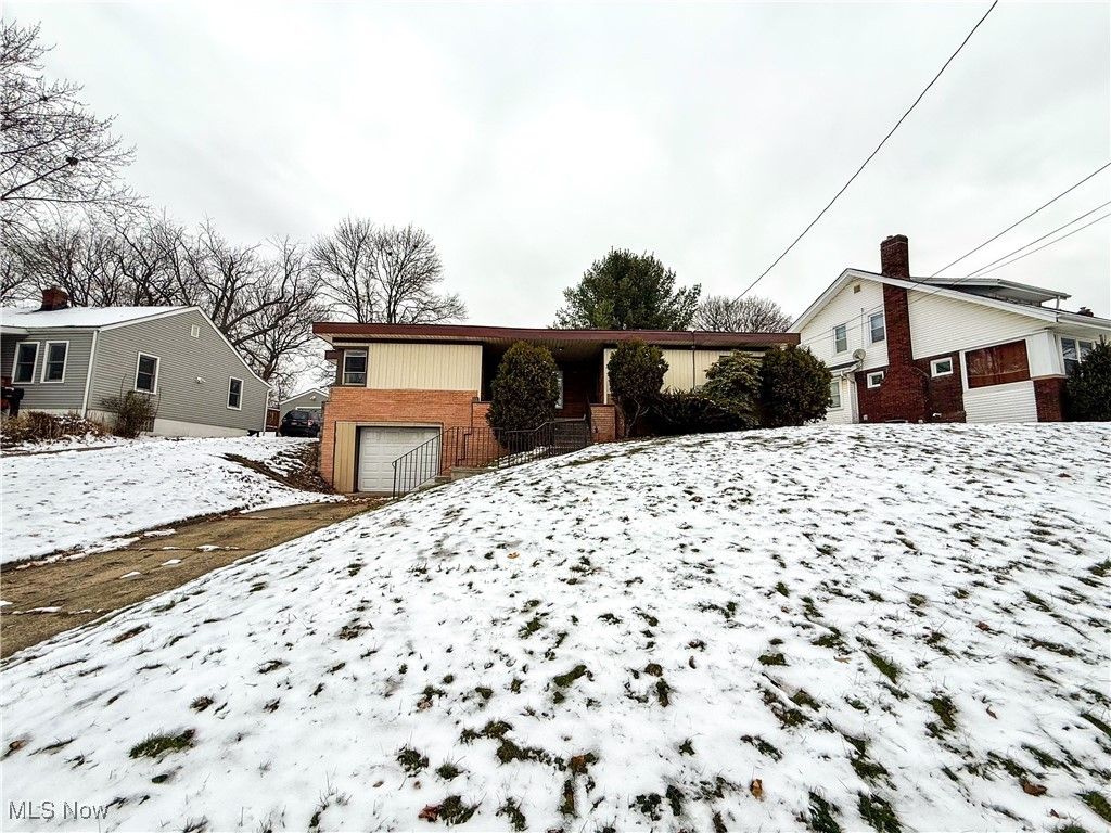 Photo of 1635 Goodyear Boulevard, Akron, OH 44305 (MLS # 5176713)