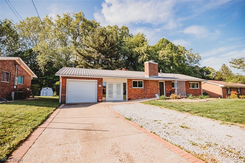 Photo of 301 Bohl Drive, Marietta, OH 45750 (MLS # 5209538)