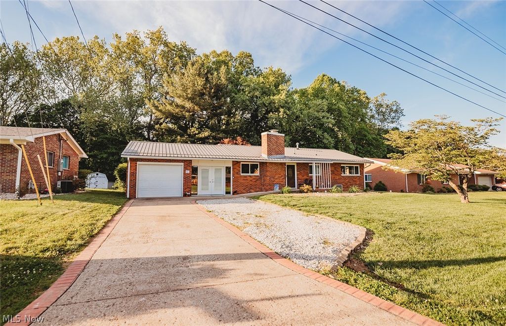 Photo of 301 Bohl Drive, Marietta, OH 45750 (MLS # 5209538)