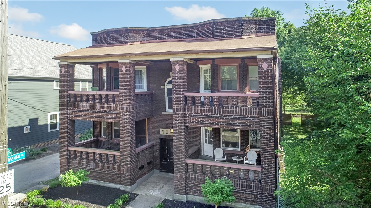 Gordon Square - Residential Income