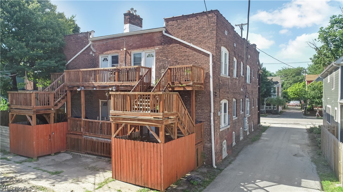 Gordon Square - Residential Income