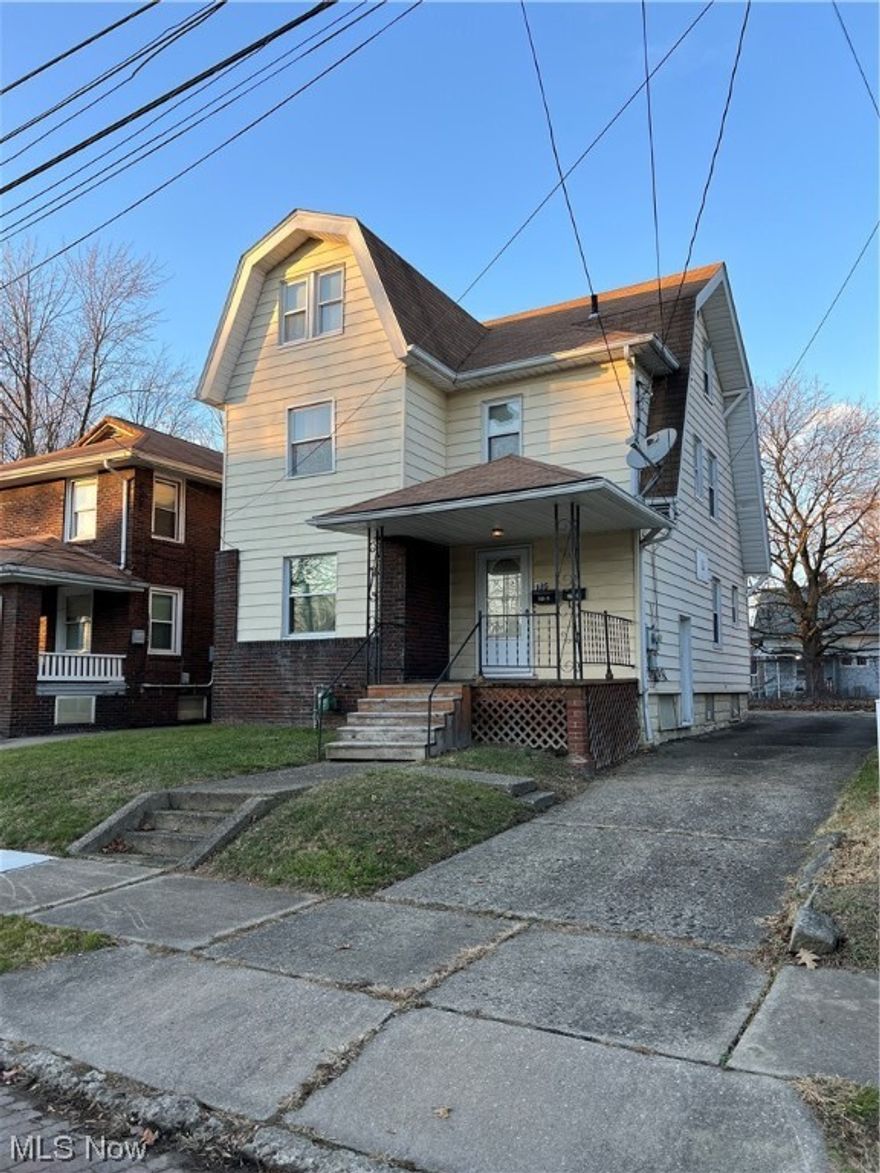 This spacious 2nd and 3rd floor unit can either accommodate a 3 or 4 bedroom needs with a huge soaking tub
and vintage cast iron kitchen sink with a kitchen big enough for a table and chairs. A gas range and refrigerator
provided. this unit has access to the basement for laundry needs from the side exterior door.
Recently updated and awaiting you to call Home!