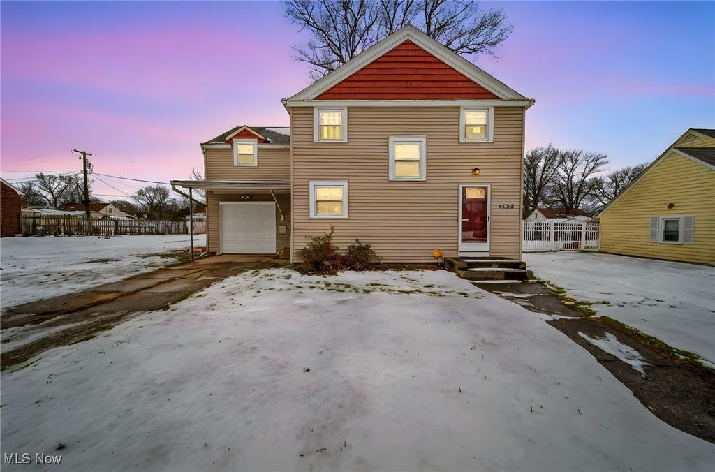 Photo of 3129 Lincoln Drive, Ashtabula, OH 44004 (MLS # 5177590)