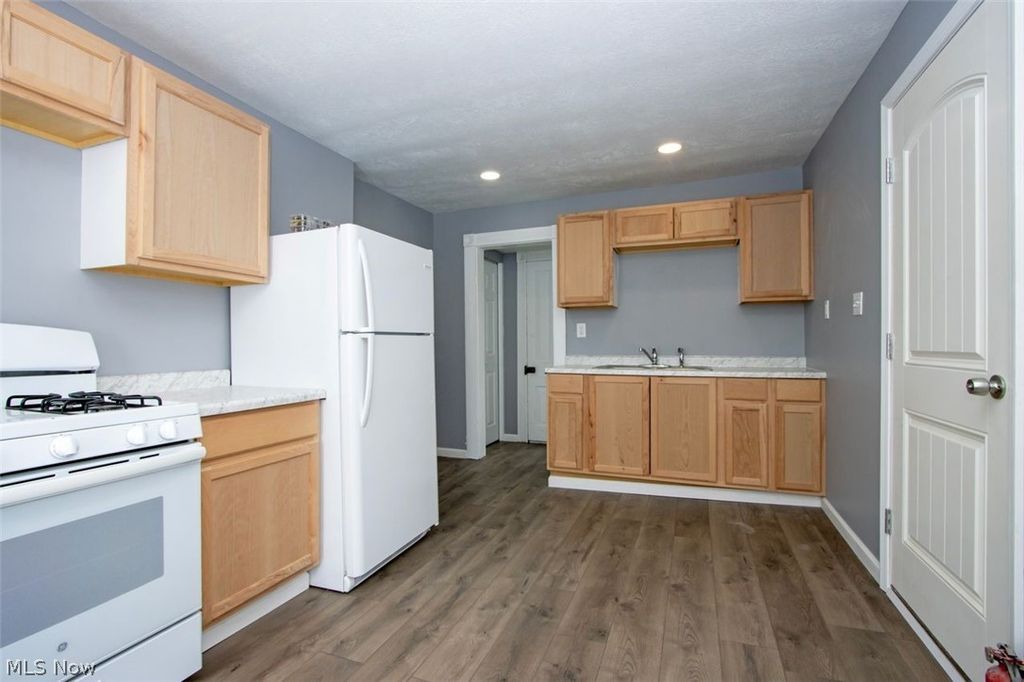 Photo of 442 Main Street, Wadsworth, OH 44281 (MLS # 5188520)