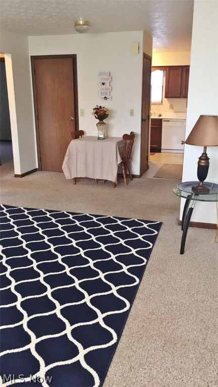 COLONY NORTH WATERSEDGE APT - Residential Lease