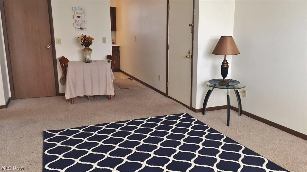 COLONY NORTH WATERSEDGE APT - Residential Lease