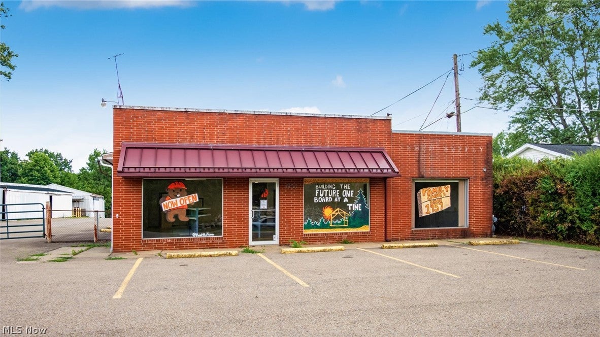 1950 East Pike