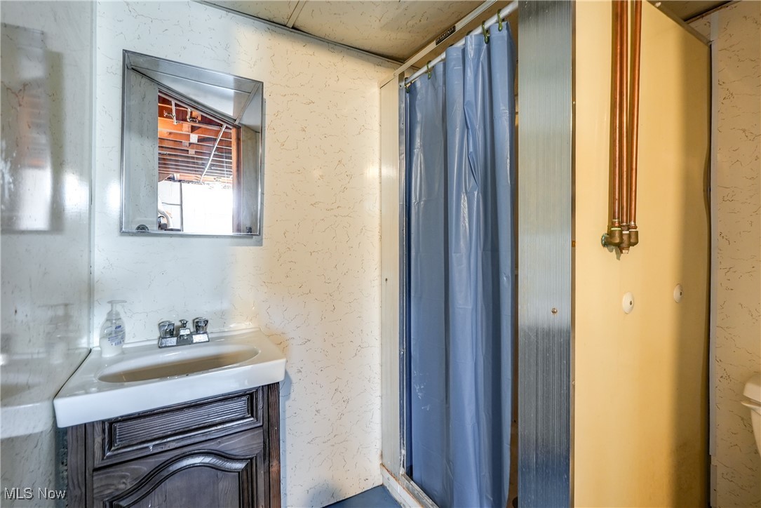 3360 Hilltop Drive, Parma, Ohio image 25