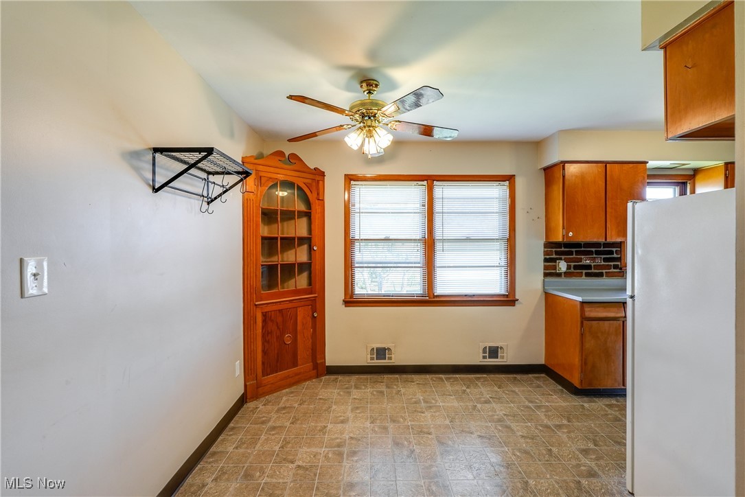 3360 Hilltop Drive, Parma, Ohio image 11