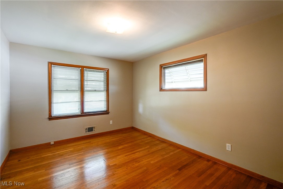 3360 Hilltop Drive, Parma, Ohio image 20