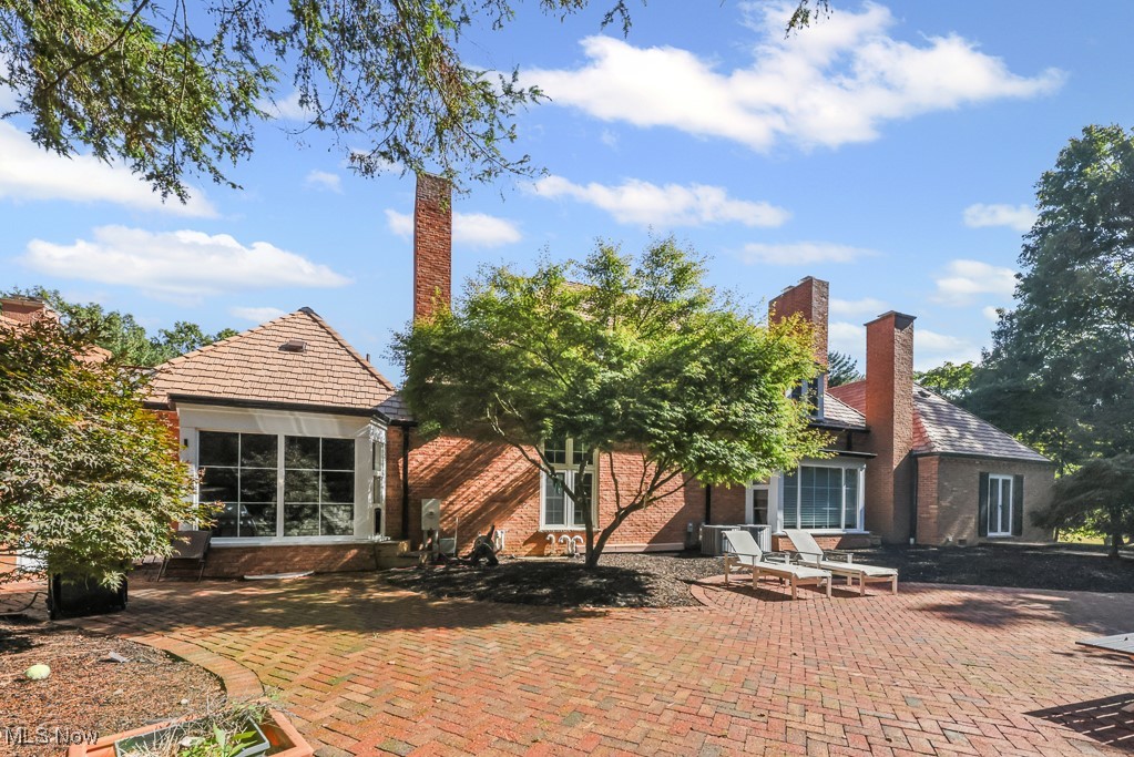 2543 Dunkeith Drive NW