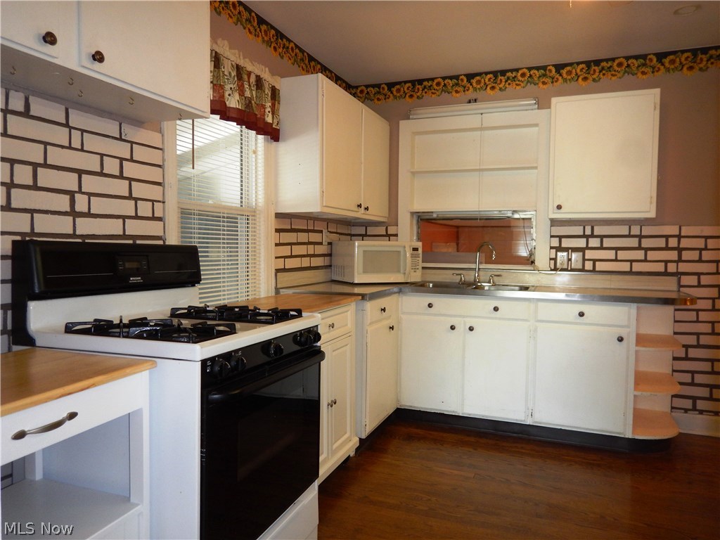 Rr Debussey Neale View Ad - Residential