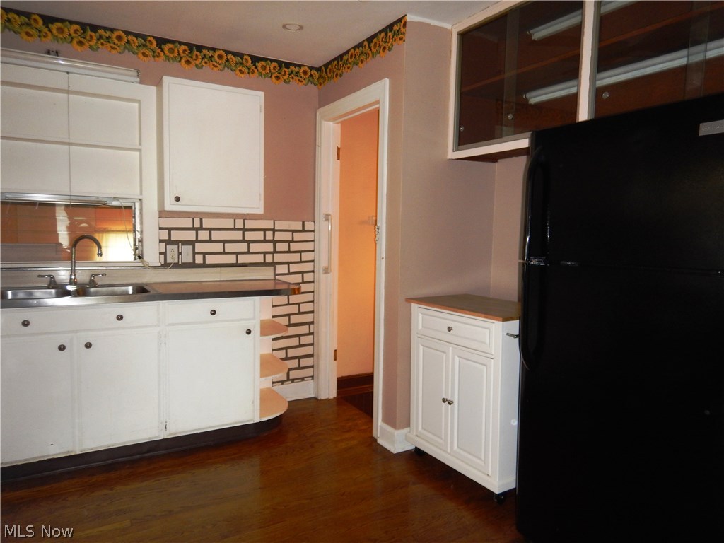 Rr Debussey Neale View Ad - Residential