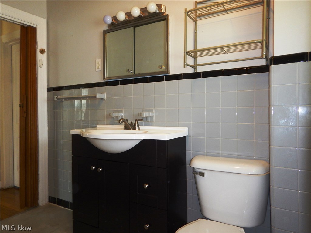 Rr Debussey Neale View Ad - Residential