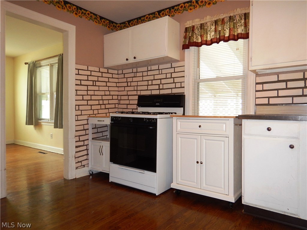 Rr Debussey Neale View Ad - Residential