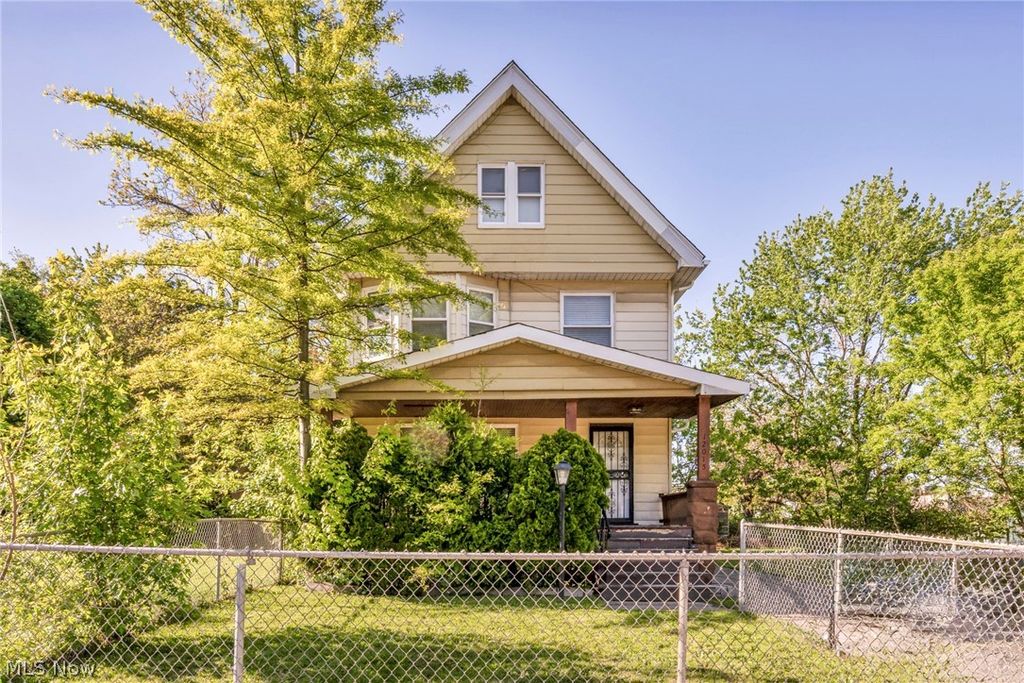 Photo of 12015 Osceola Avenue, Cleveland, OH 44108 (MLS # 5210639)