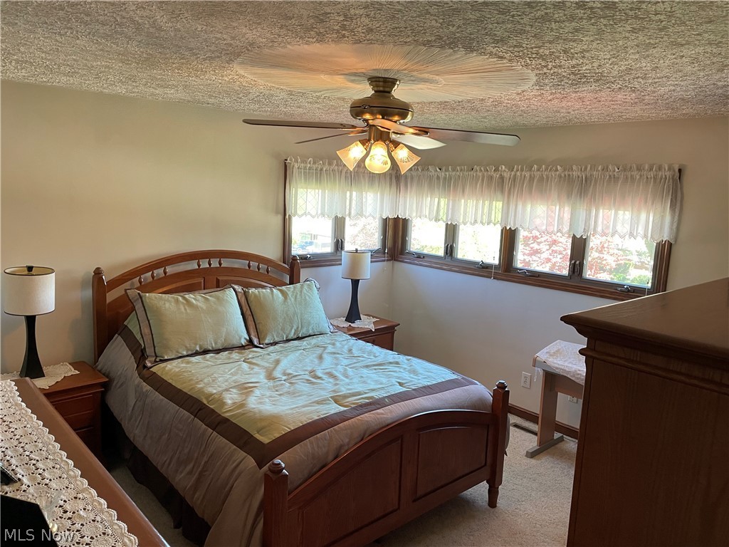 Amherst Knolls - Residential