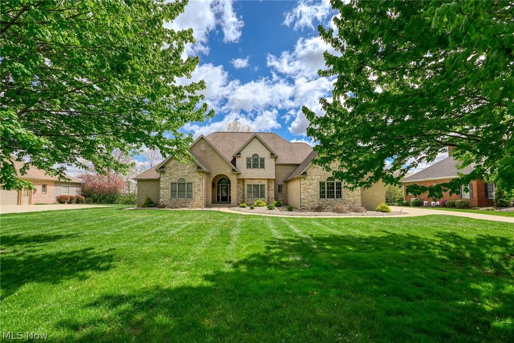 Photo of 4966 Abbey Church Avenue NW, Canton, OH 44718 (MLS # 5203449)