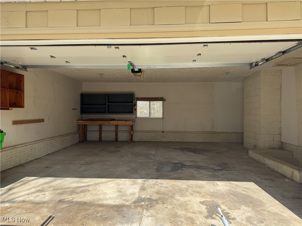 Meadowbrook Lake - Residential Lease