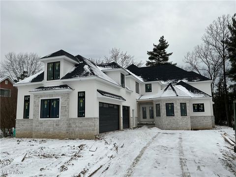 26117 N Woodland Road Beachwood OH 44122