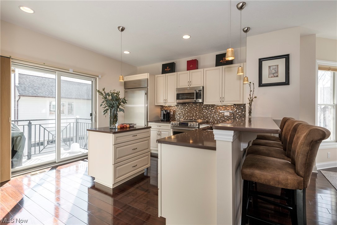 Crocker Park Condos Ph Xv - Residential