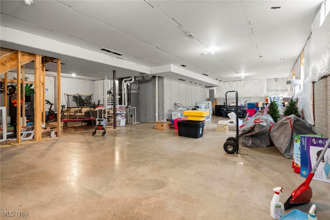 Valley City, Ohio 44280, United States, 4 Bedrooms Bedrooms, ,3 BathroomsBathrooms,Residential,Active,196382